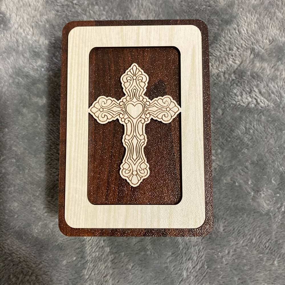 Compass & Keepsake Cross Box - Picture 12 of 13